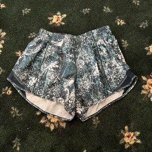 Lululemon Hotty Hot Short 4”